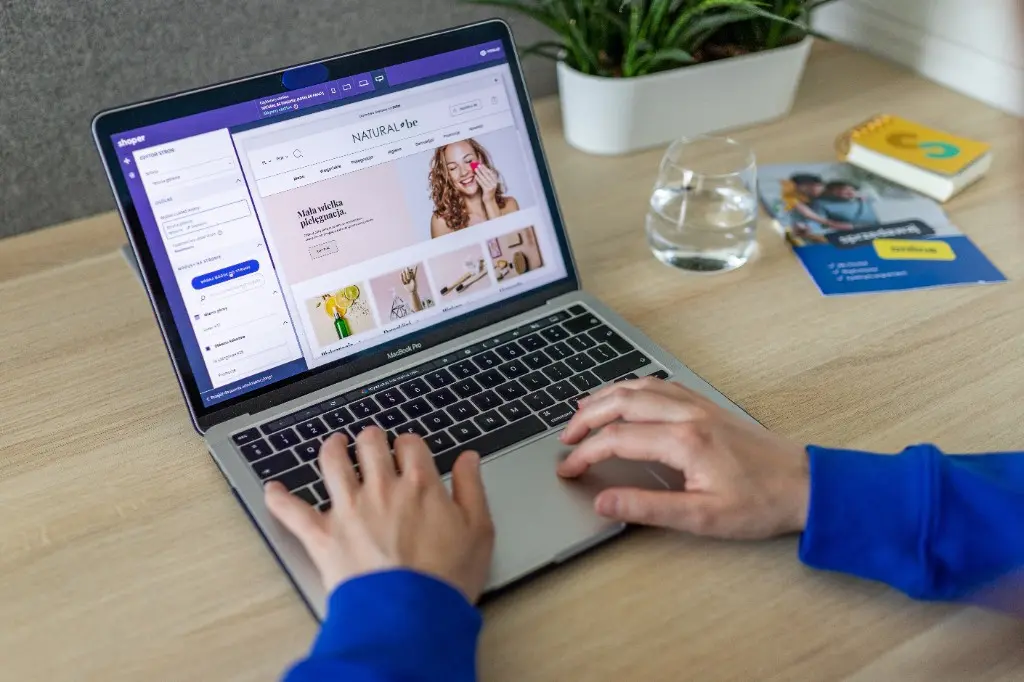 Shopify Logo Maker: Build Your Brand Fast